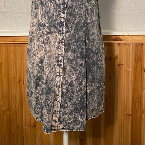 Lue Sleeves Distressed Blue Denim look Button Down Top Size Small - Picture 7 of 9